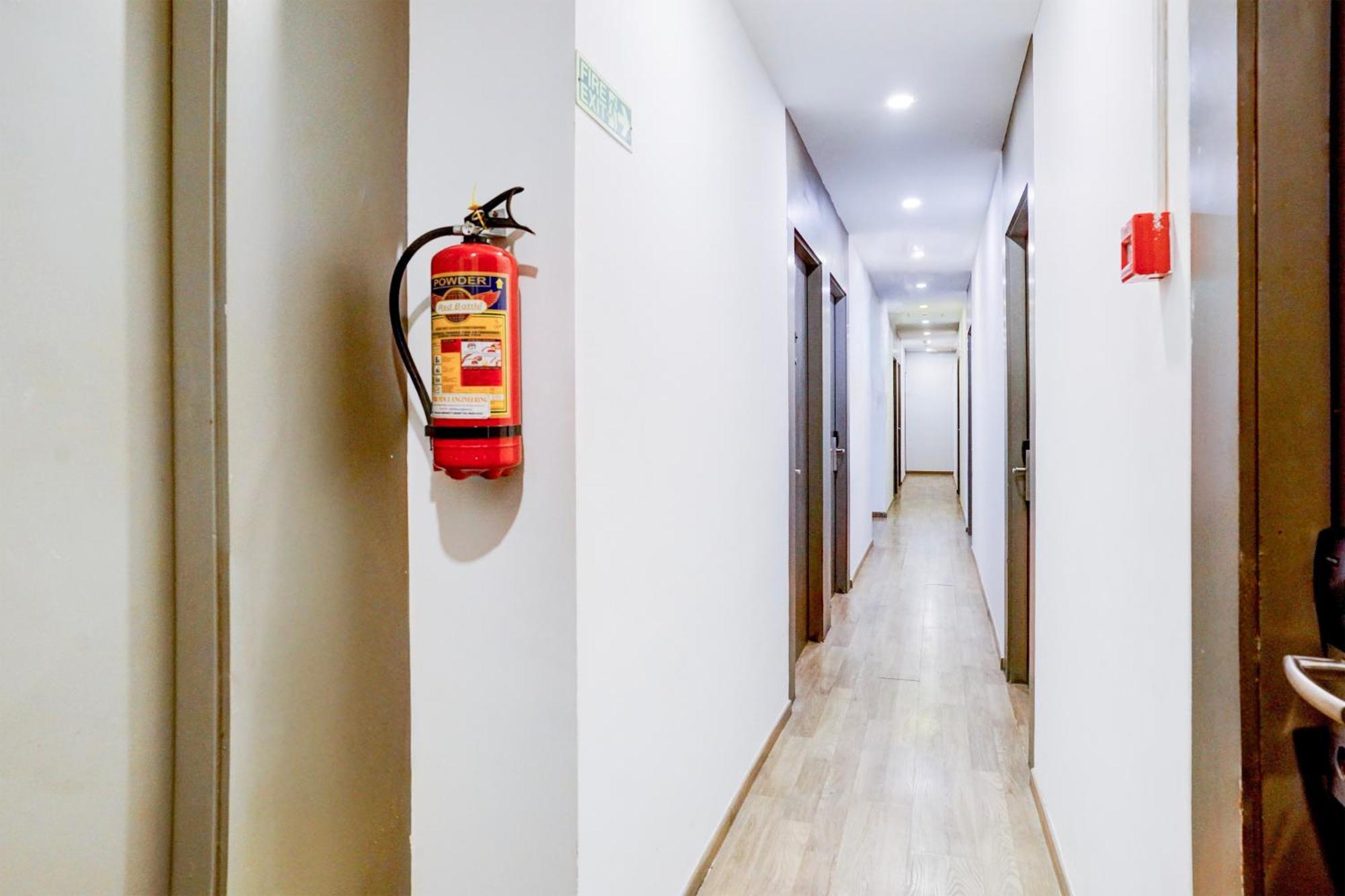 Hotel Townhouse Khar The Habitat Bombaj Zewnętrze zdjęcie