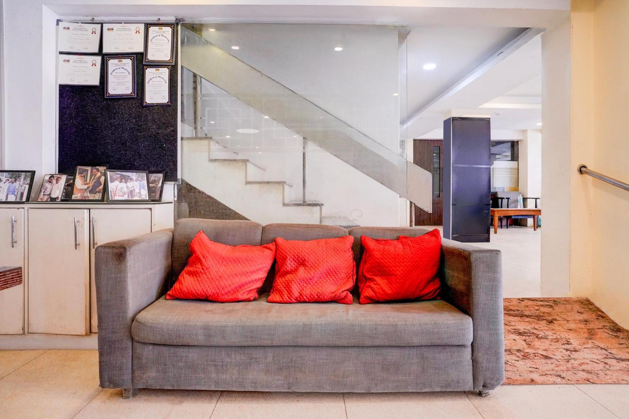Hotel Townhouse Khar The Habitat Bombaj Zewnętrze zdjęcie