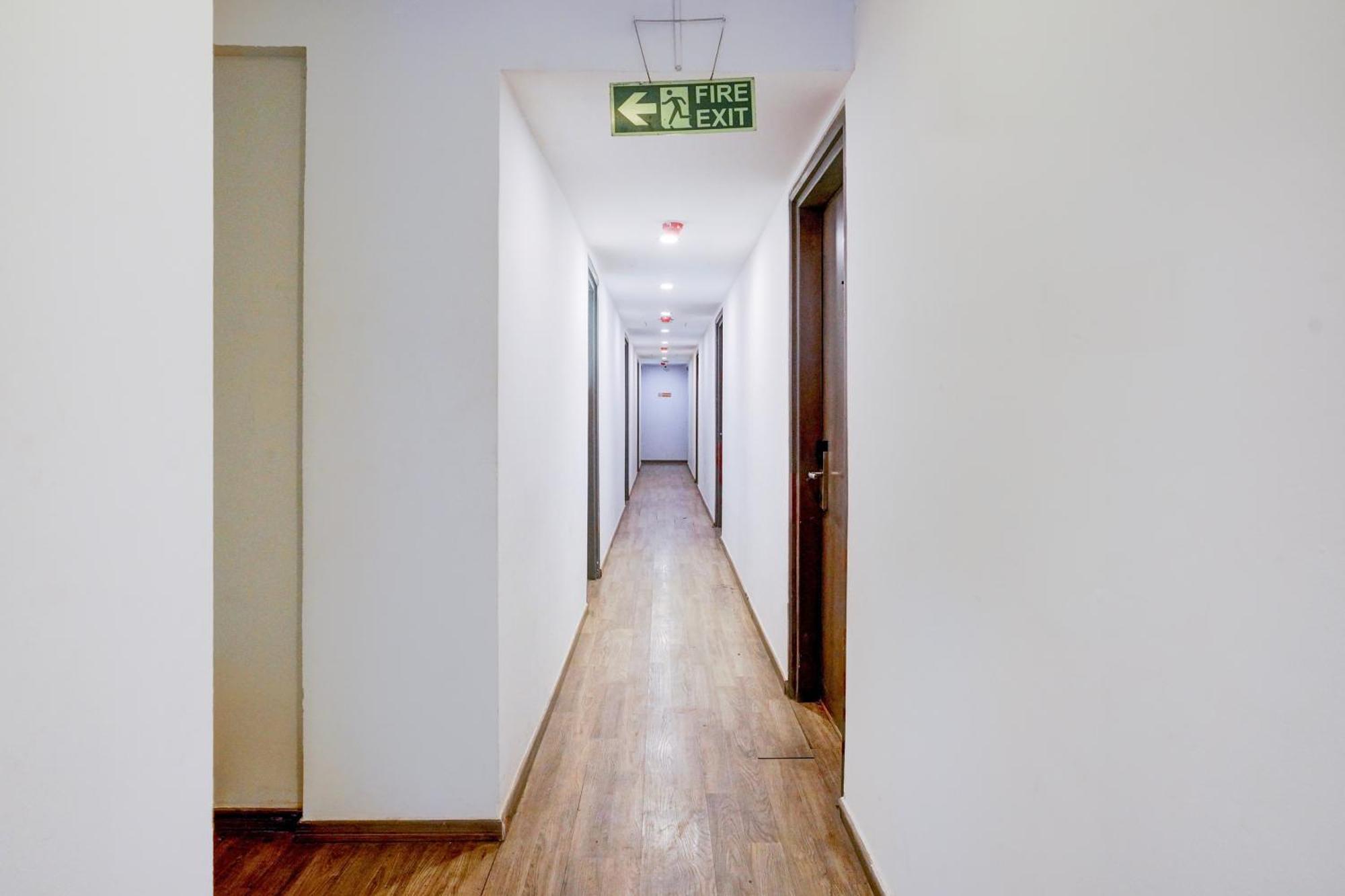 Hotel Townhouse Khar The Habitat Bombaj Zewnętrze zdjęcie